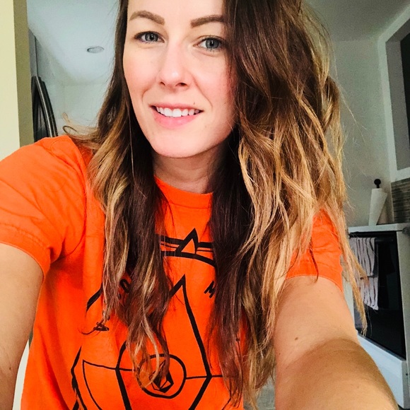 Meet your Posher, Angie - Picture 1 of 1